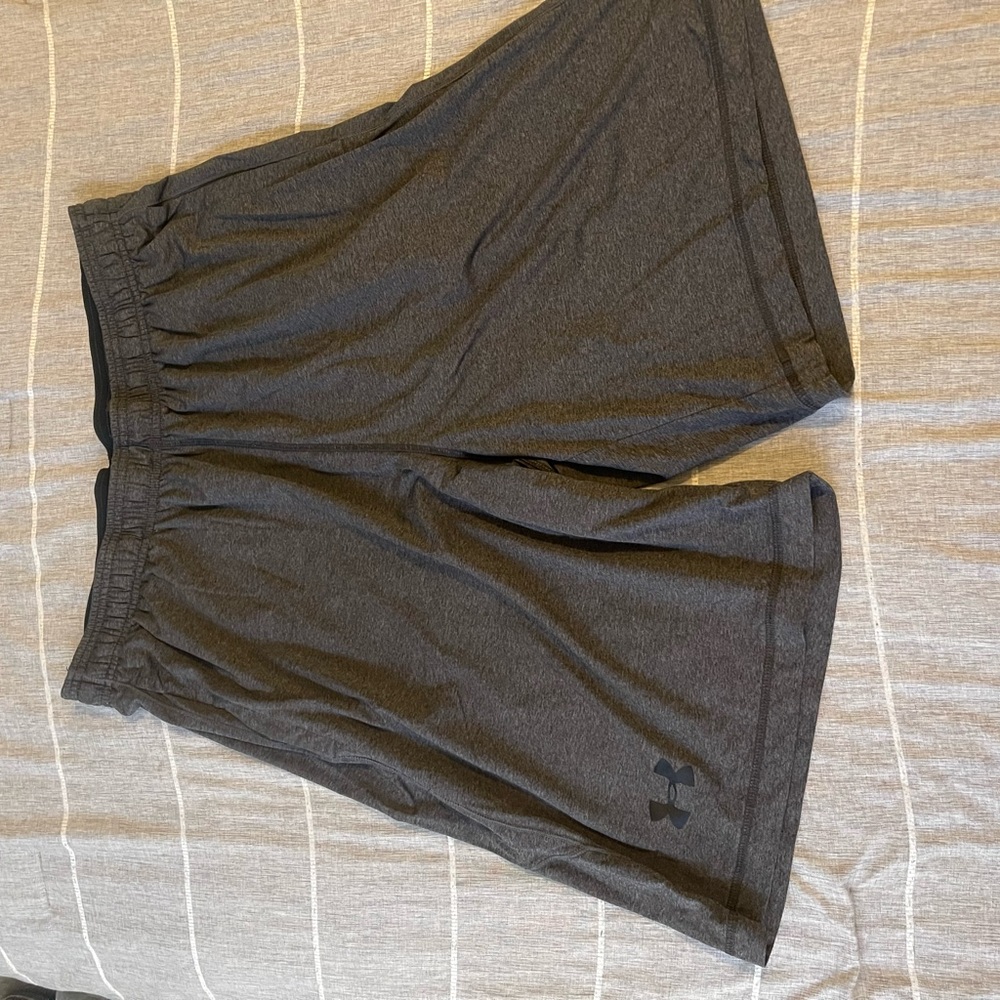 XL Underamor gym shorts